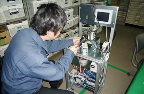 社員名